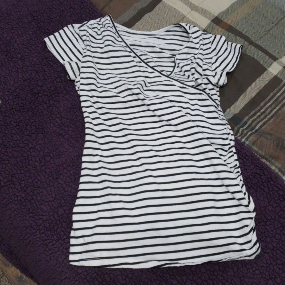 Nursing/maternity t-shirt